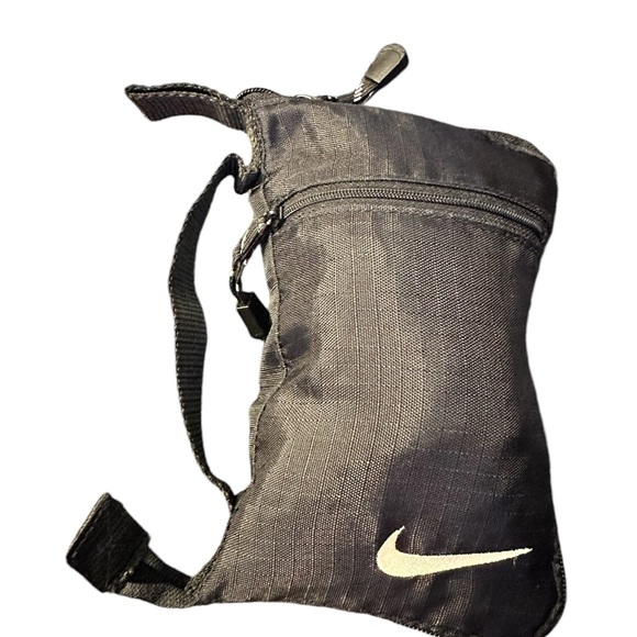 Nike Black Nylon Contractable Backpack - Picture 6 of 9